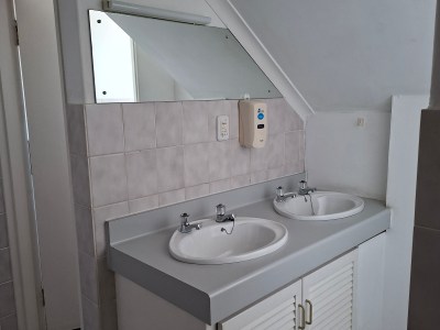 Fully furnished office based in Somerset West