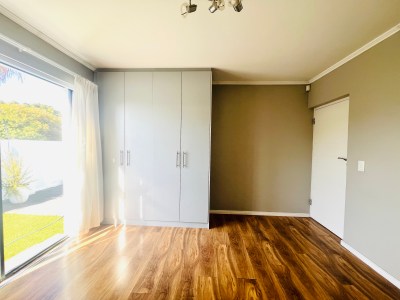 Room to rent in the suburbs