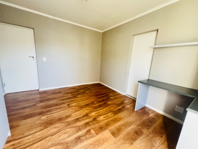 Unfurnished room available in the suburbs
